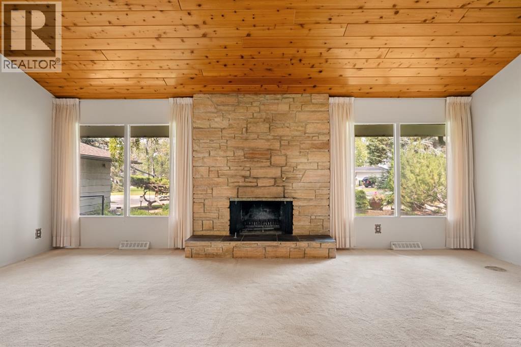 Single Family House for Sale in  Willow Grove Crescent SE Willow Park Calgary 