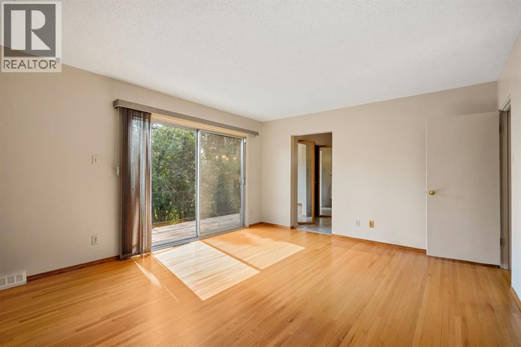 Single Family House for Sale in  Willow Grove Crescent SE Willow Park Calgary 