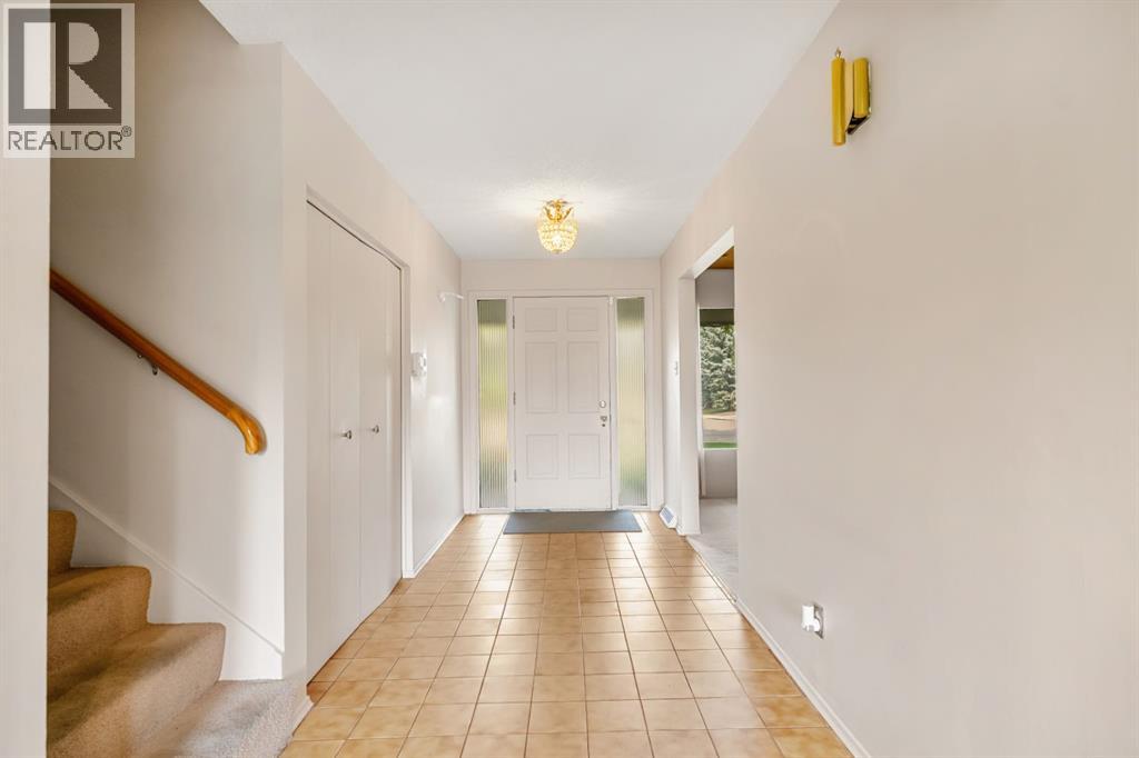 Single Family House for Sale in  Willow Grove Crescent SE Willow Park Calgary 