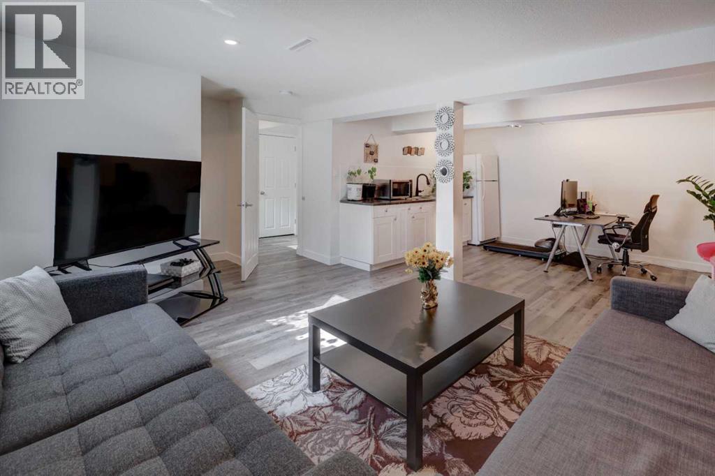 Single Family House Bungalow for Sale in  Edmonton Trail NE Greenview Calgary 