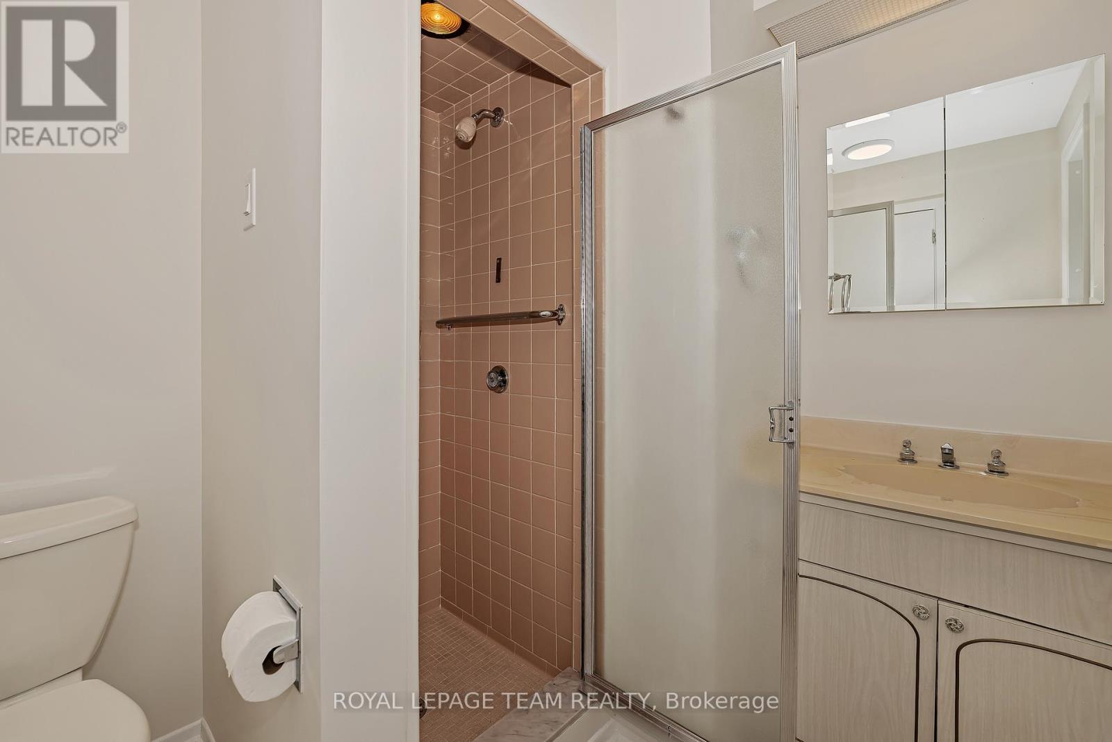 1825 YALE AVENUE - 38