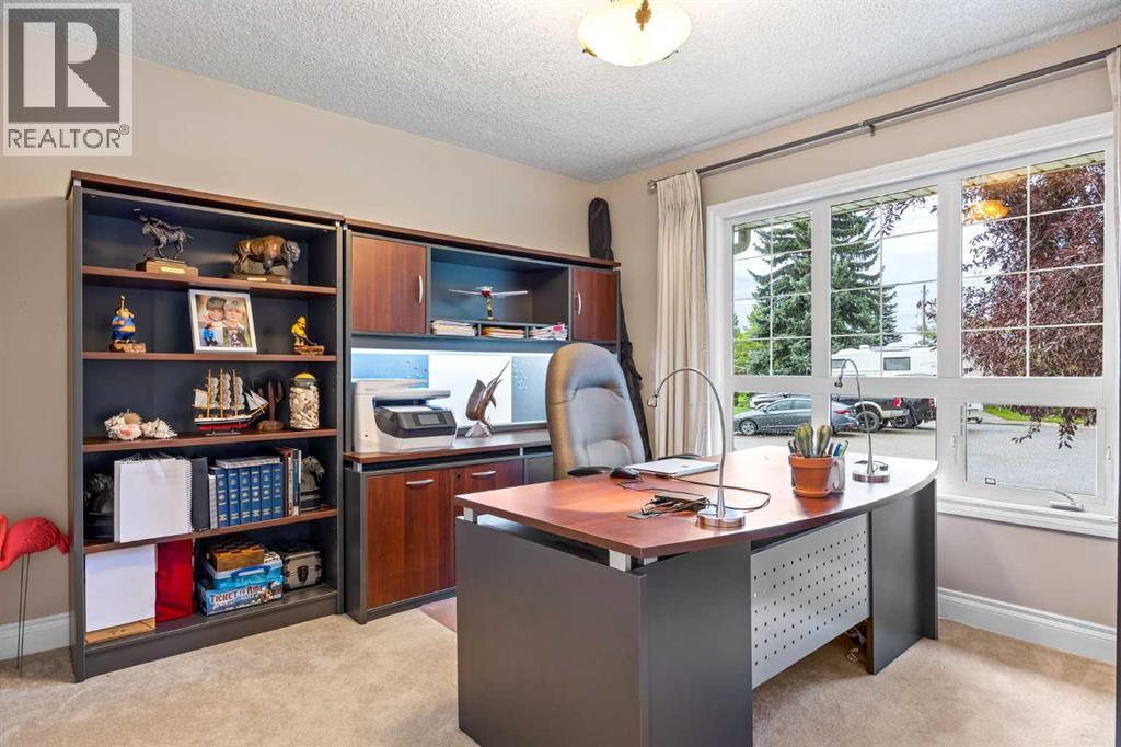 Single Family House Bungalow for Sale in  Wilshire Place SW Wildwood Calgary 