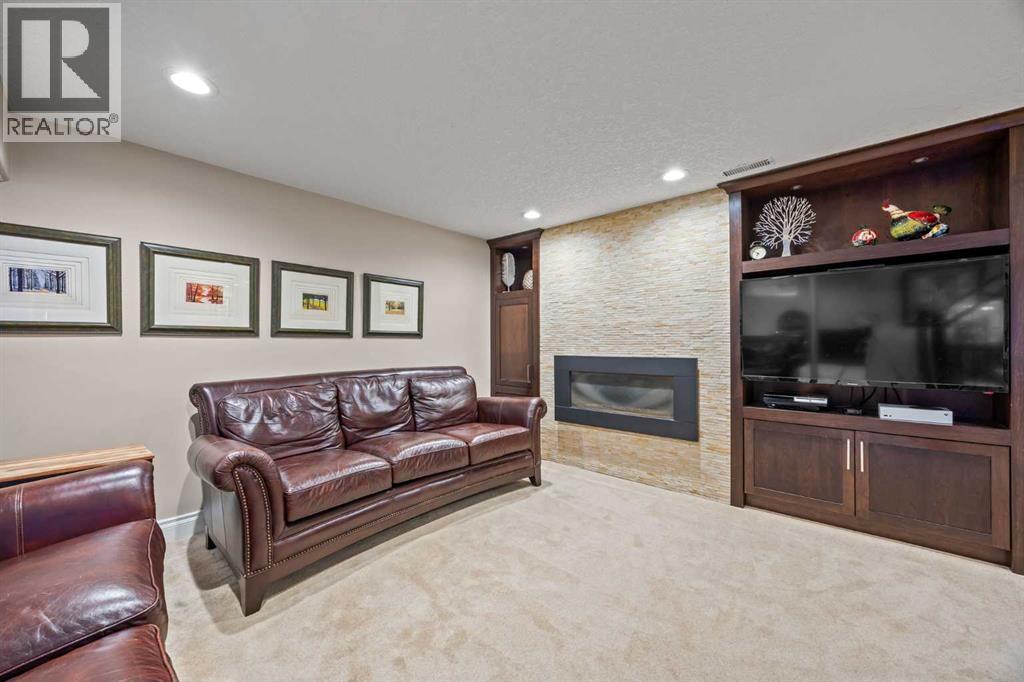 Single Family House Bungalow for Sale in  Wilshire Place SW Wildwood Calgary 