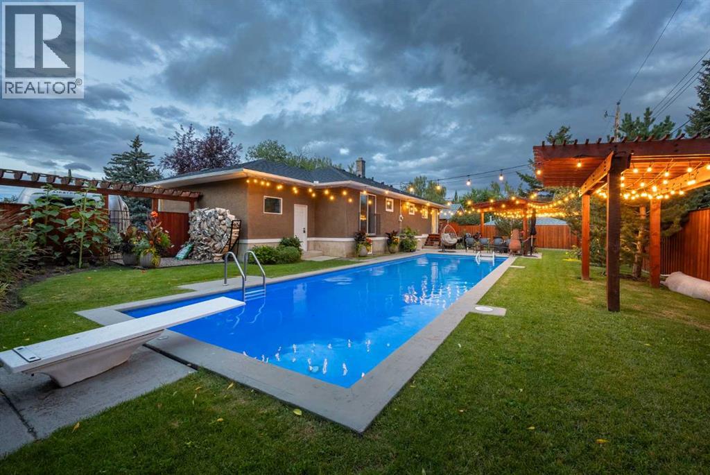 Single Family House Bungalow for Sale in  Wilshire Place SW Wildwood Calgary 