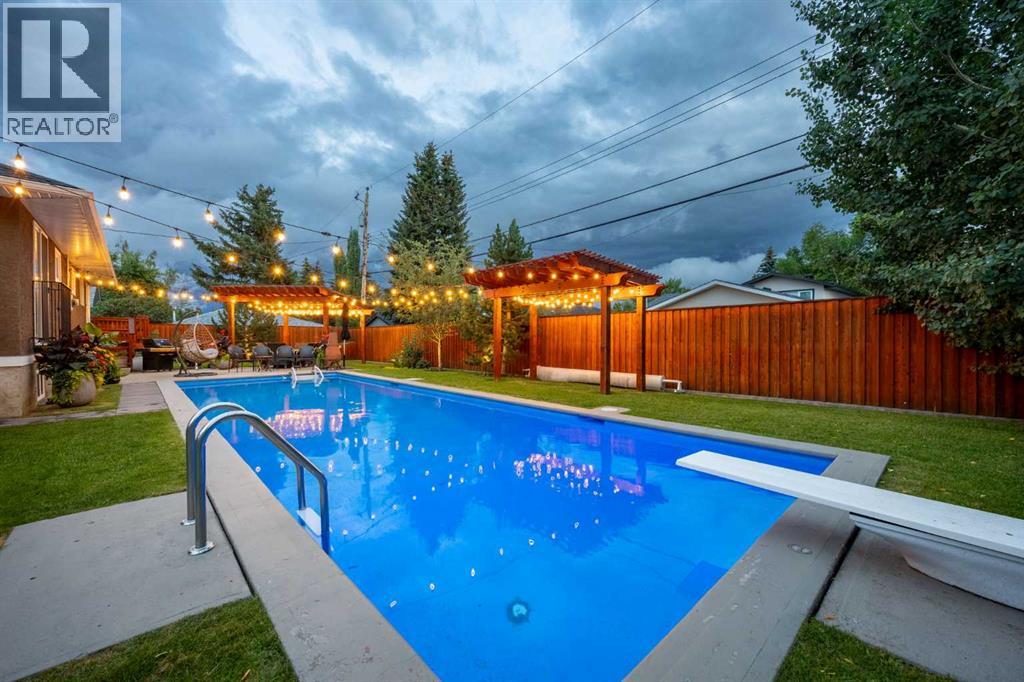 Single Family House Bungalow for Sale in  Wilshire Place SW Wildwood Calgary 