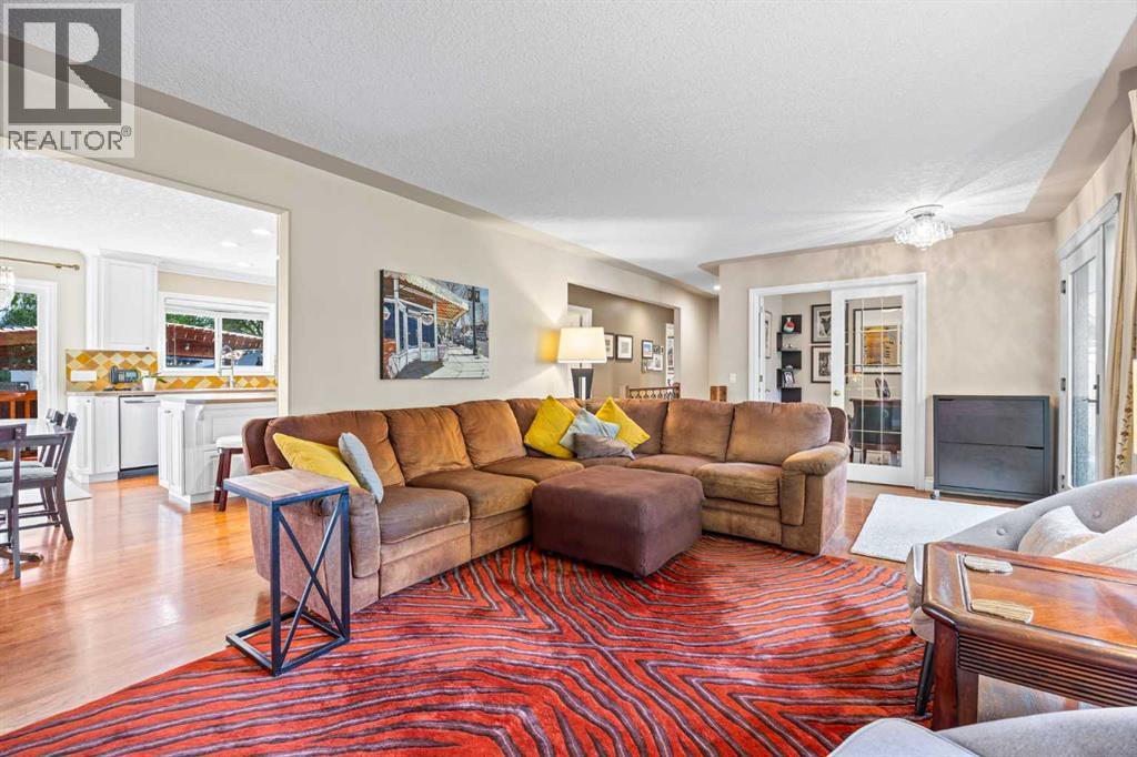 Single Family House Bungalow for Sale in  Wilshire Place SW Wildwood Calgary 