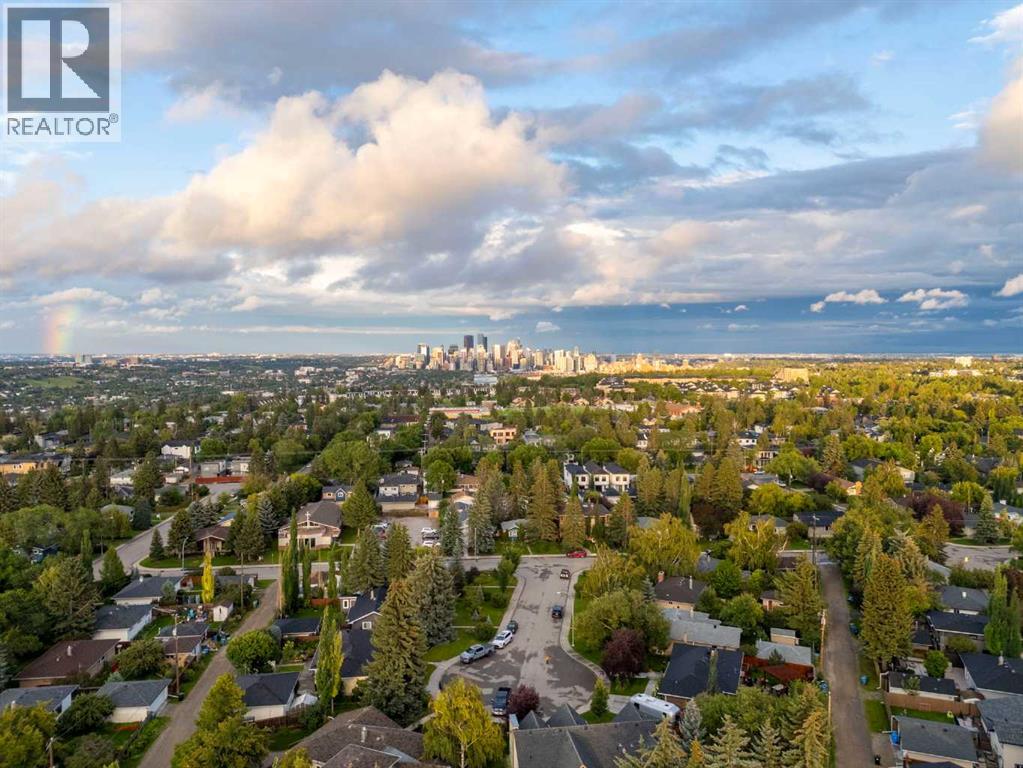 Single Family House Bungalow for Sale in  Wilshire Place SW Wildwood Calgary 