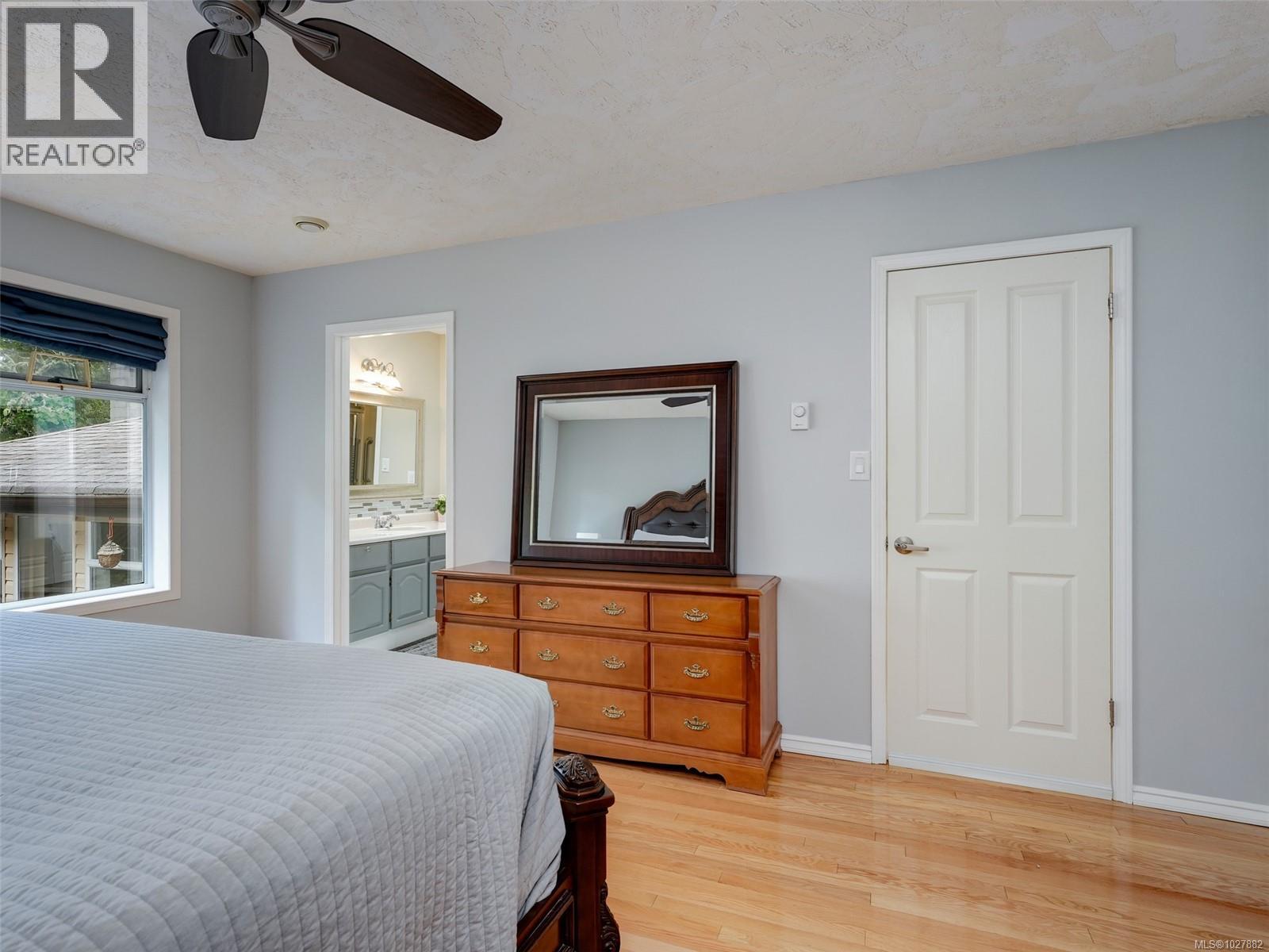 6781 Amwell Dr - 11
