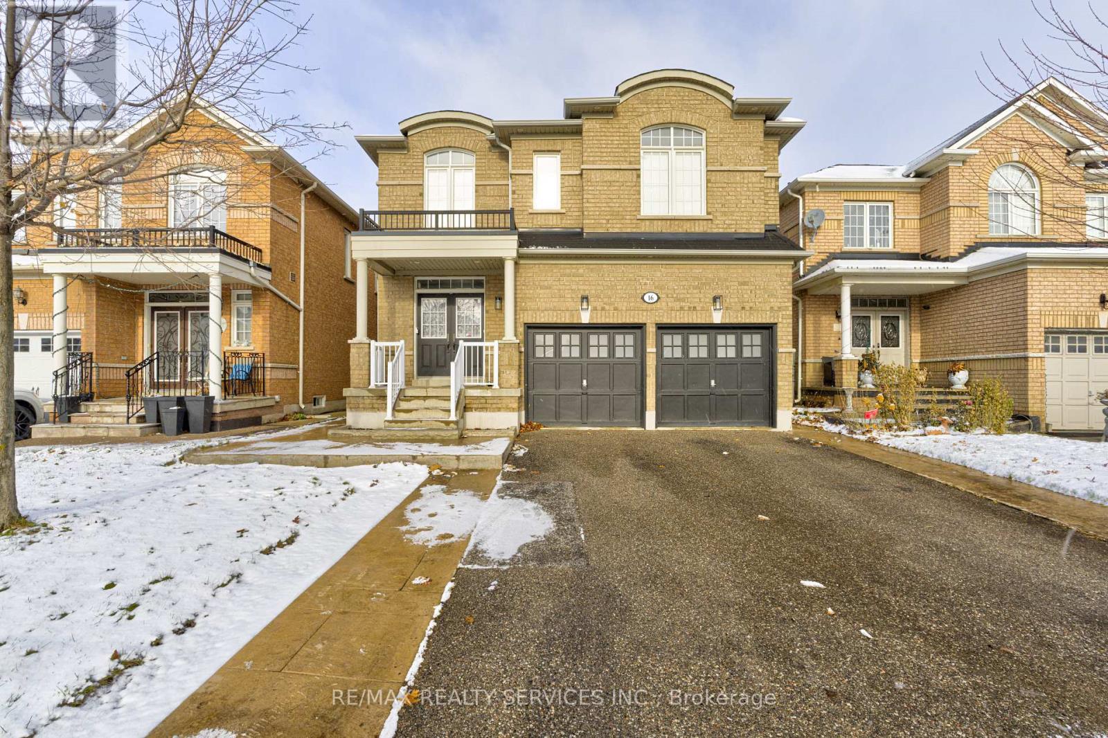 16 FALLGATE DRIVE - 1