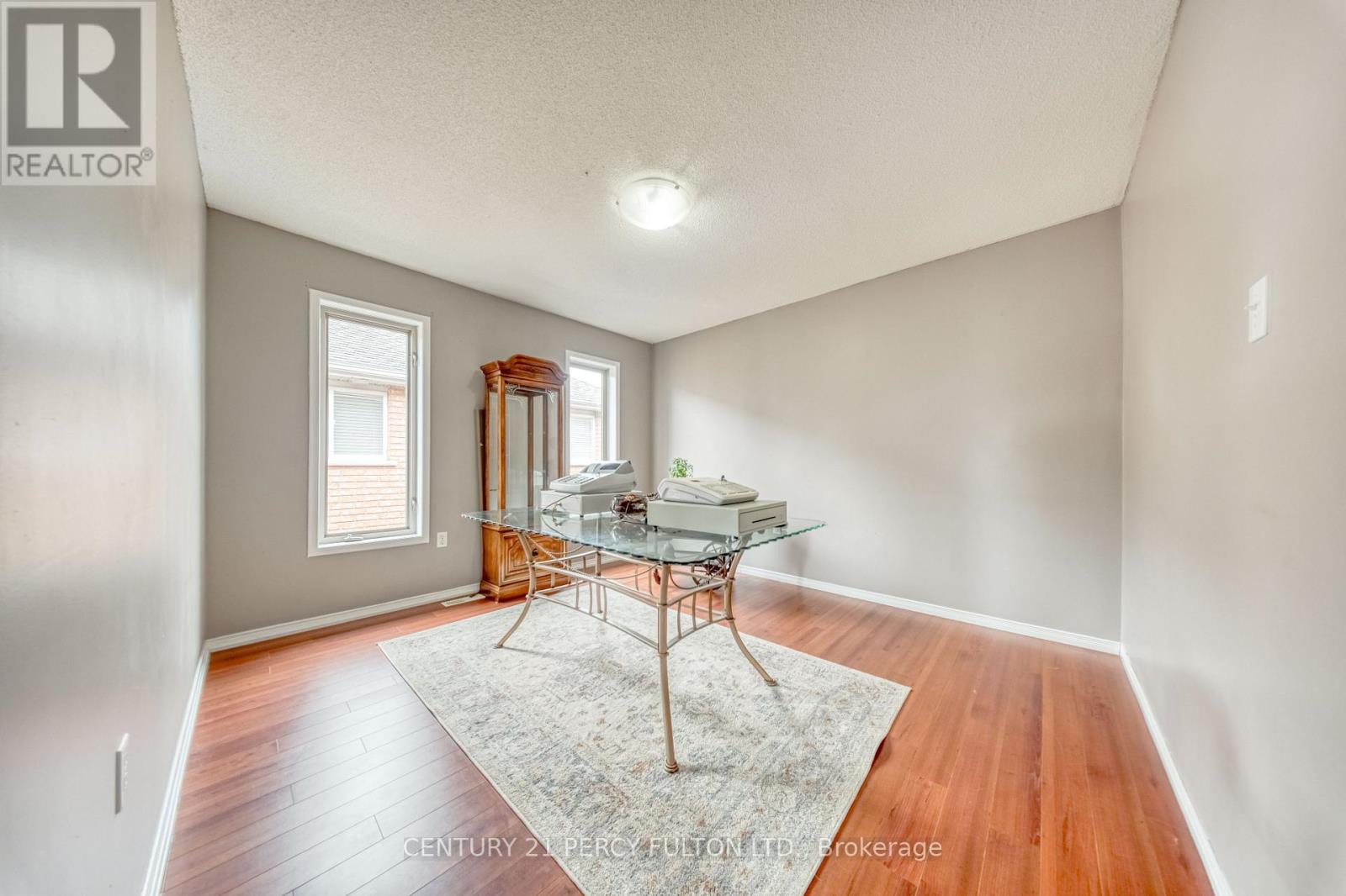25 CROMPTON DRIVE - 11