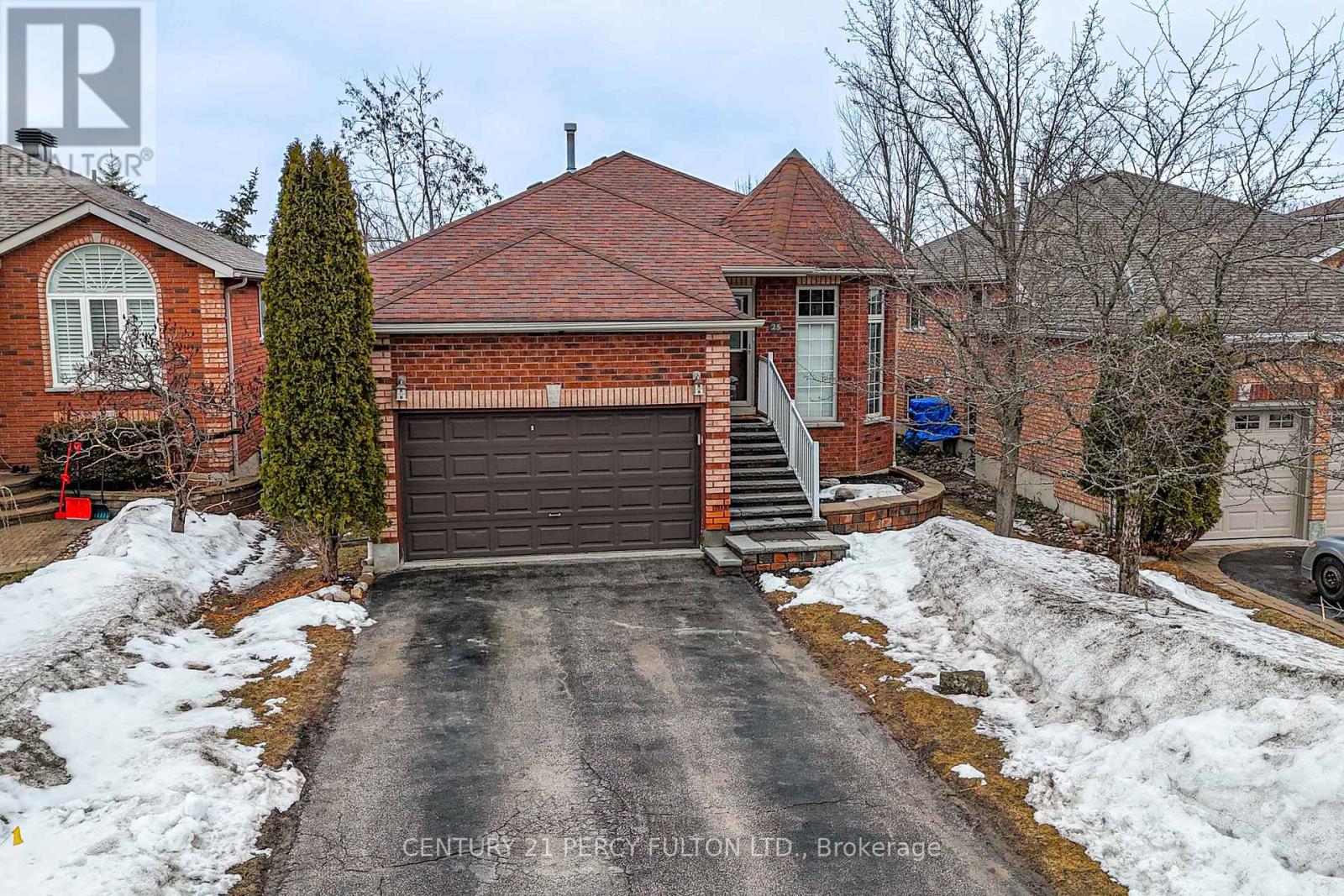25 CROMPTON DRIVE - 33