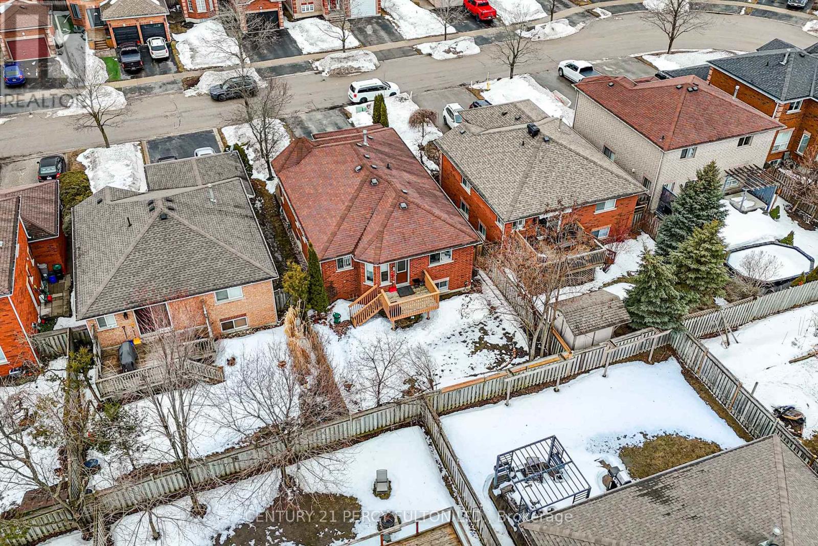 25 CROMPTON DRIVE - 38