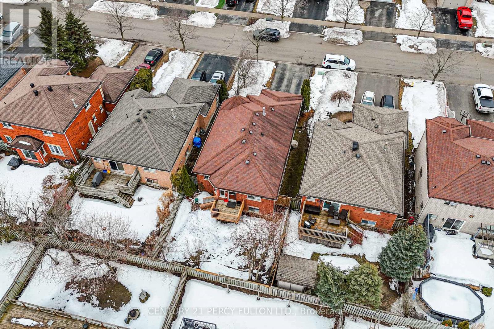 25 CROMPTON DRIVE - 40