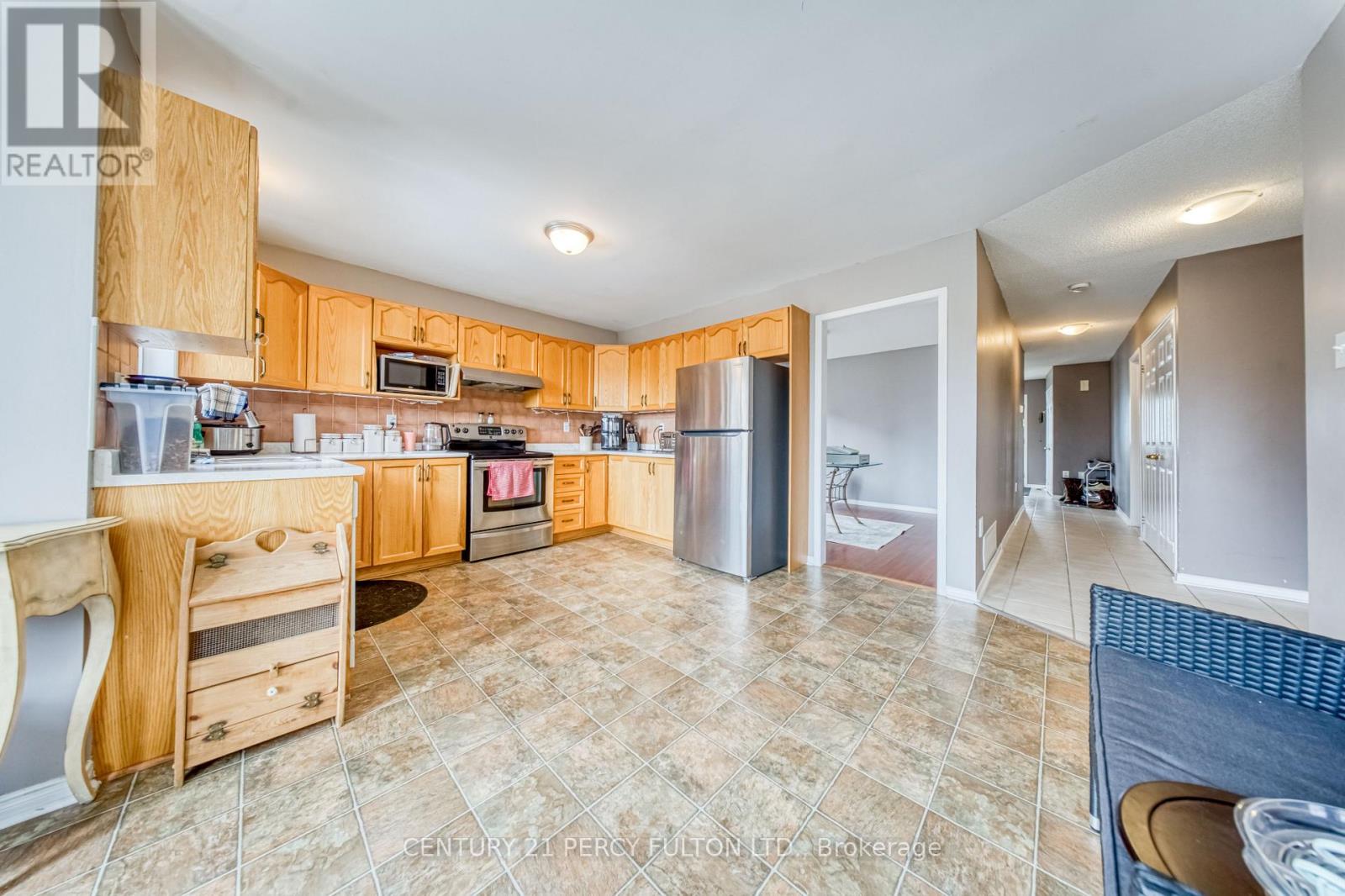 25 CROMPTON DRIVE - 7