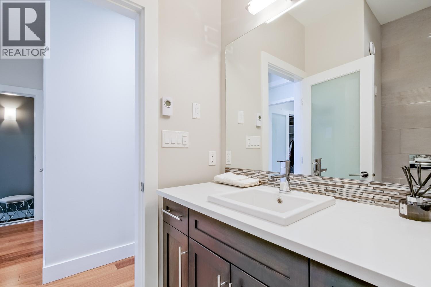 102 402 LAKESHORE Drive, Penticton