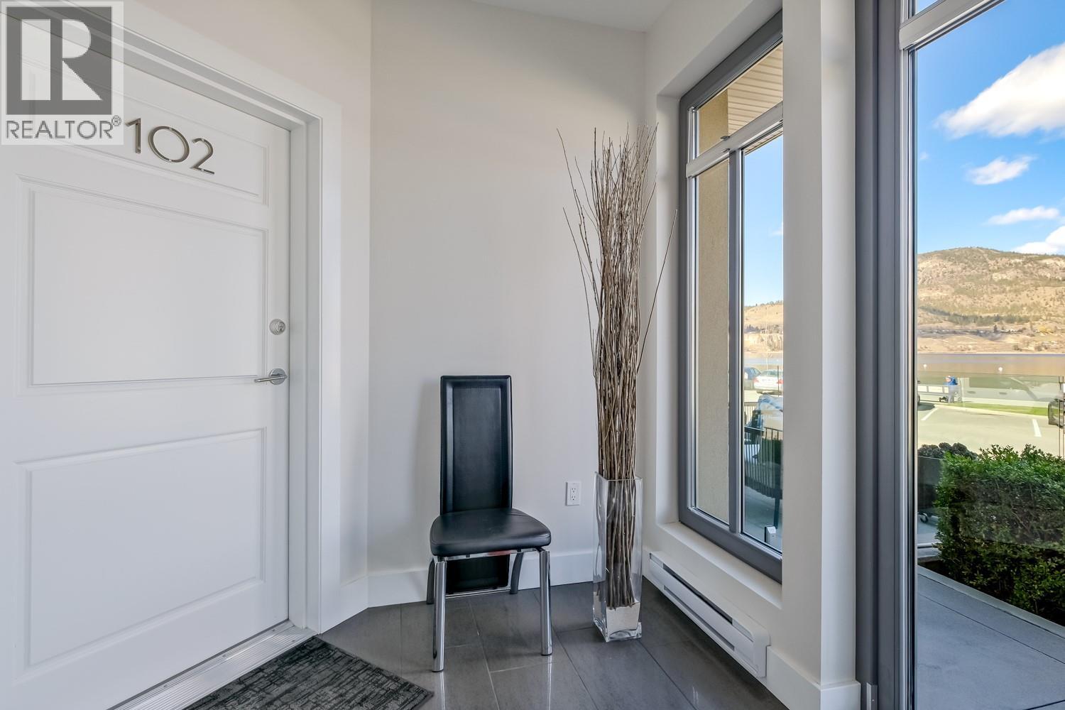 102 402 LAKESHORE Drive, Penticton