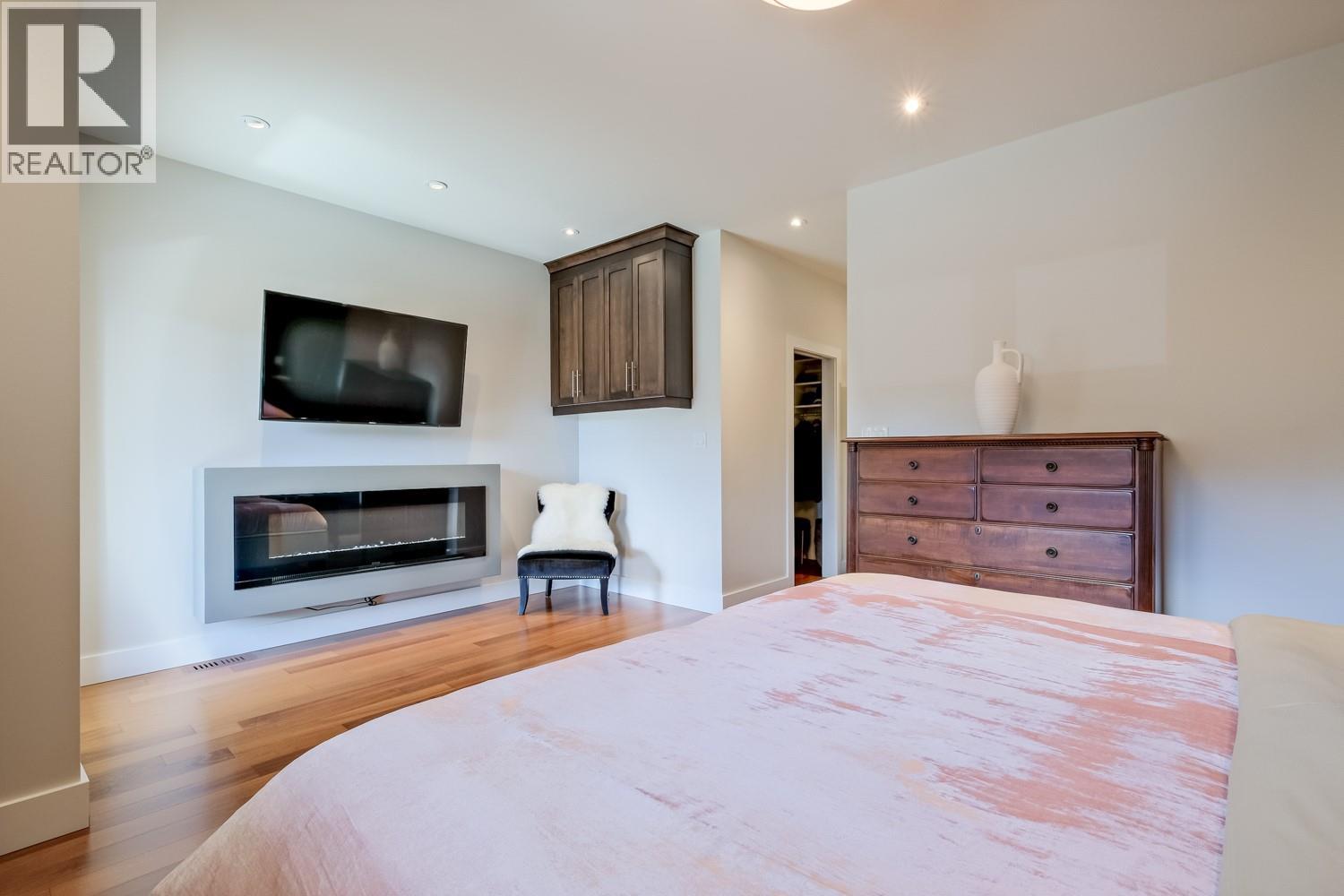 102 402 LAKESHORE Drive, Penticton