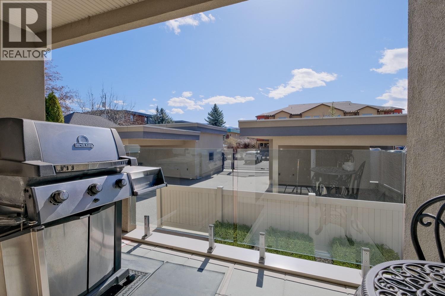 102 402 LAKESHORE Drive, Penticton