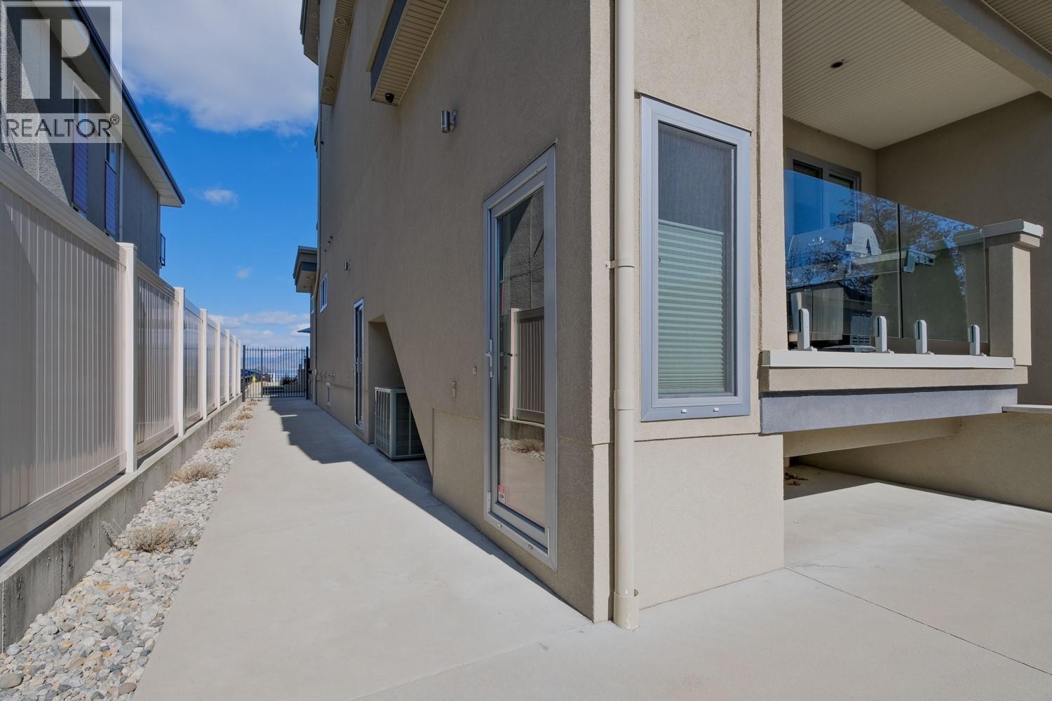 102 402 LAKESHORE Drive, Penticton