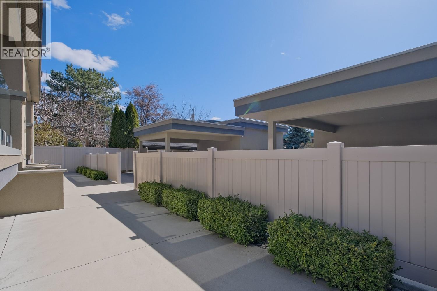 102 402 LAKESHORE Drive, Penticton