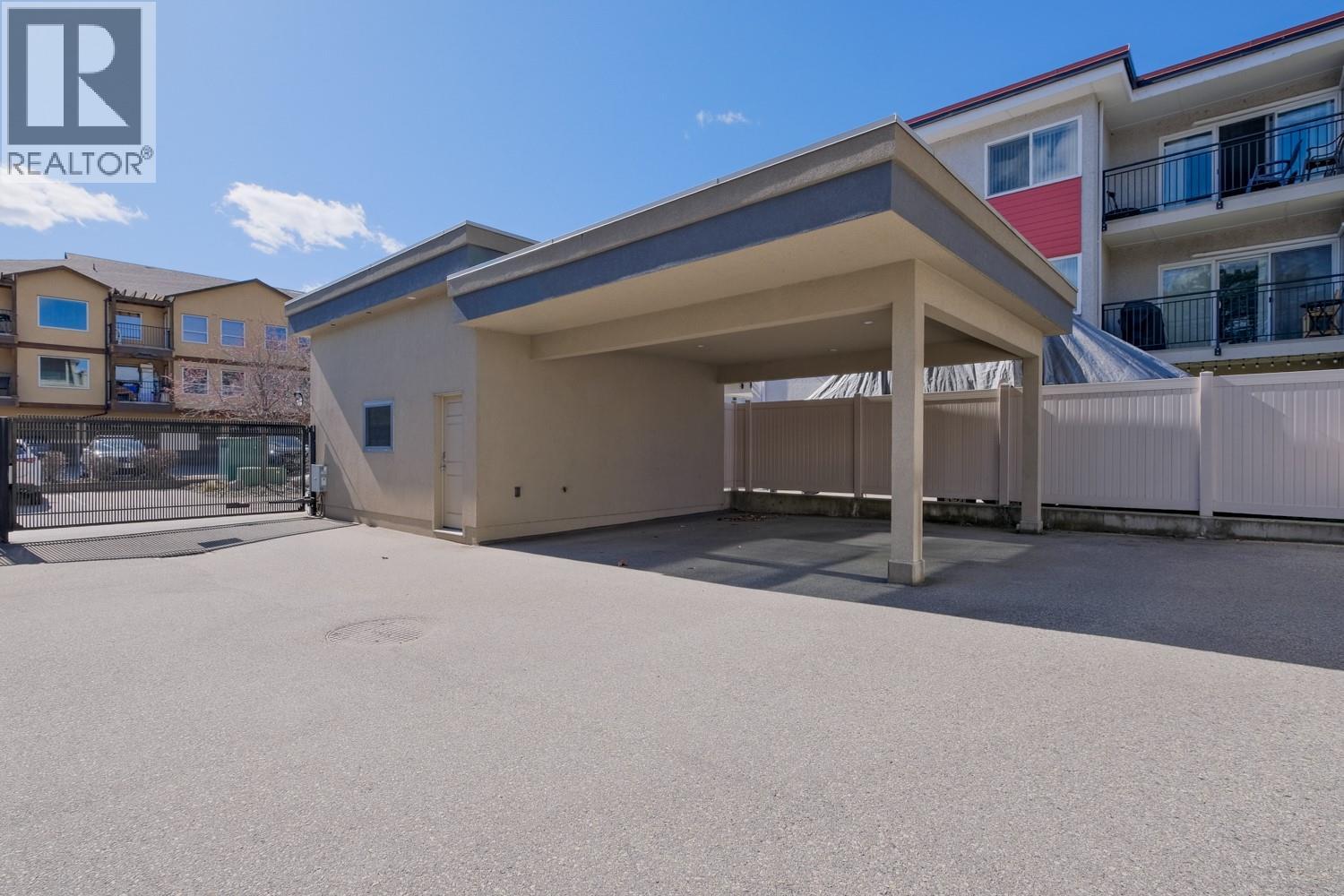 102 402 LAKESHORE Drive, Penticton