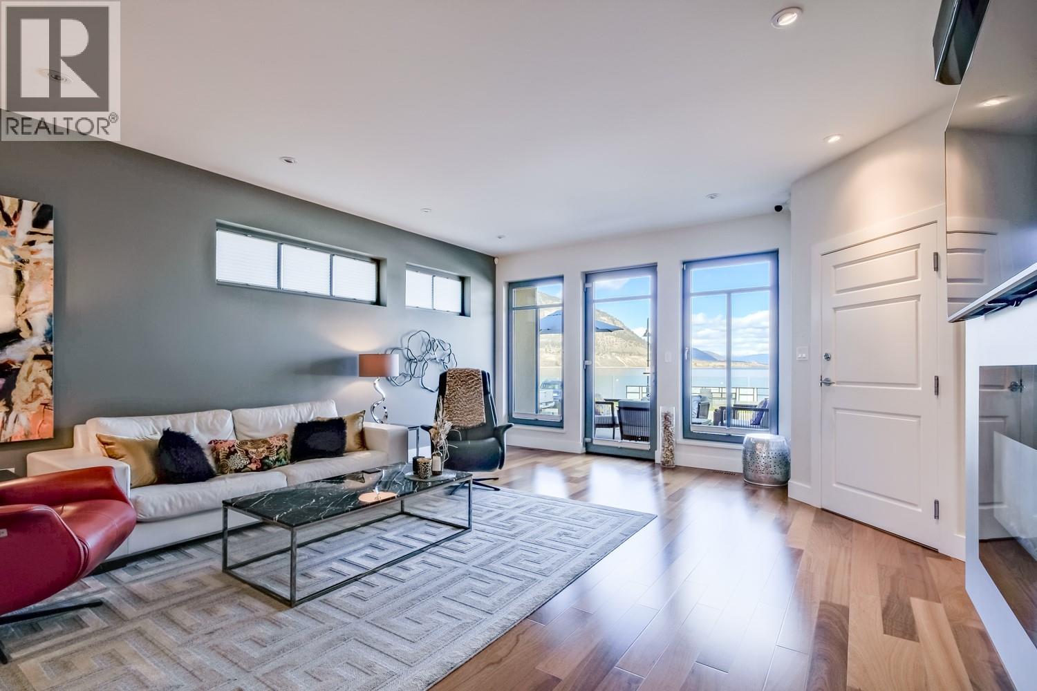 102 402 LAKESHORE Drive, Penticton