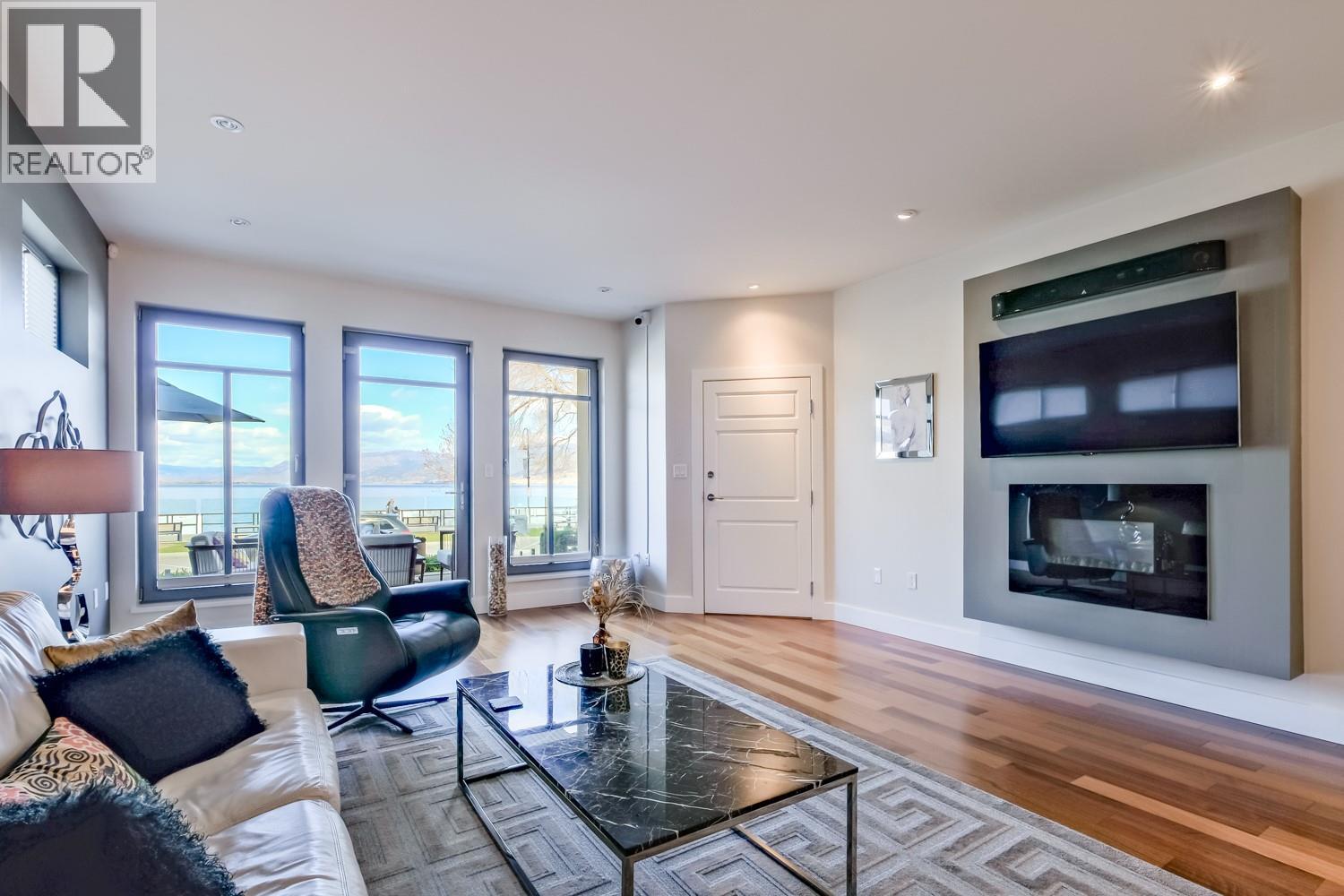 102 402 LAKESHORE Drive, Penticton