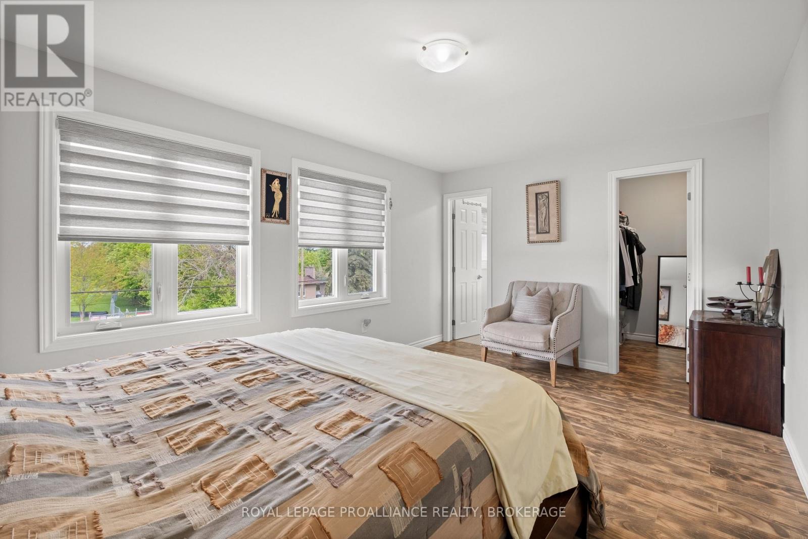 16 PARK CRESCENT - 18