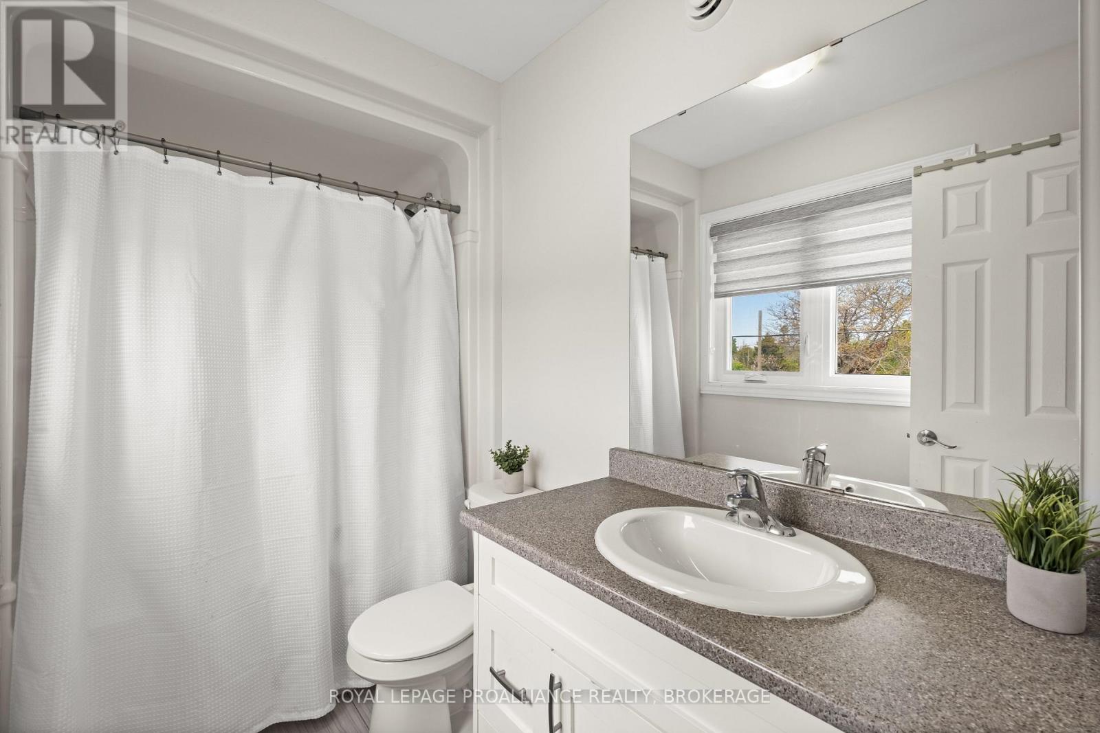 16 PARK CRESCENT - 21
