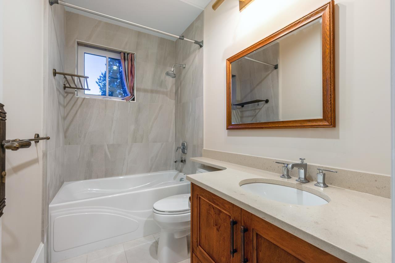 2923 WOODCREST PLACE, Surrey