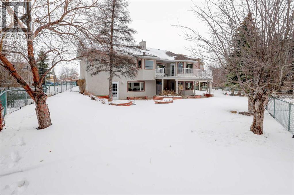 Single Family House Bungalow for Sale in  Hampshire Place NW Hamptons Calgary 