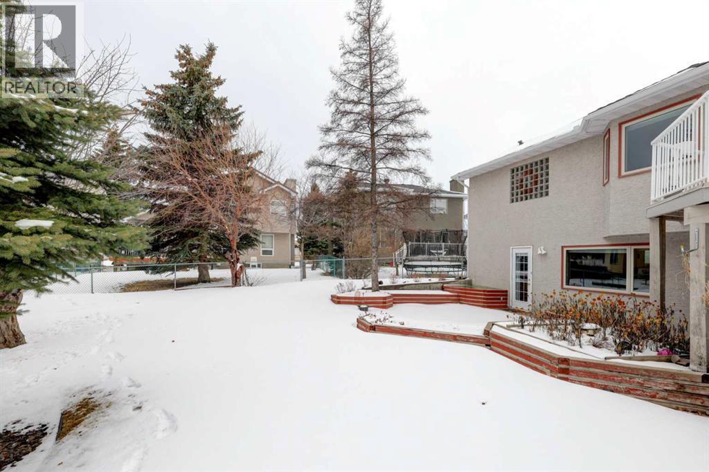 Single Family House Bungalow for Sale in  Hampshire Place NW Hamptons Calgary 