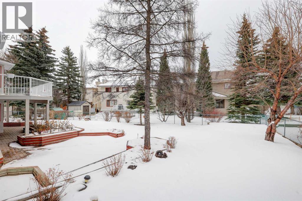 Single Family House Bungalow for Sale in  Hampshire Place NW Hamptons Calgary 
