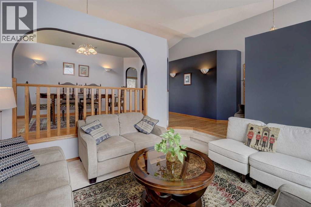 Single Family House Bungalow for Sale in  Hampshire Place NW Hamptons Calgary 