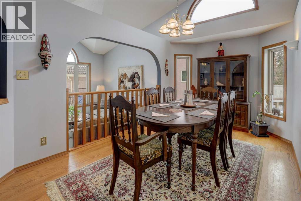 Single Family House Bungalow for Sale in  Hampshire Place NW Hamptons Calgary 