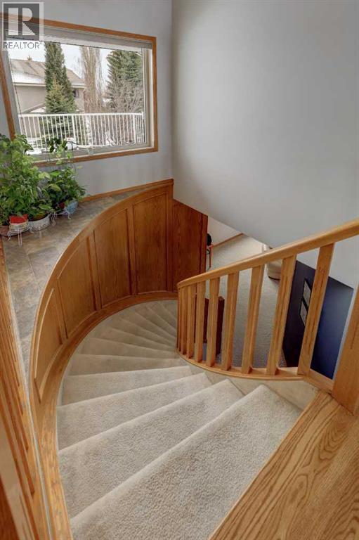 Single Family House Bungalow for Sale in  Hampshire Place NW Hamptons Calgary 