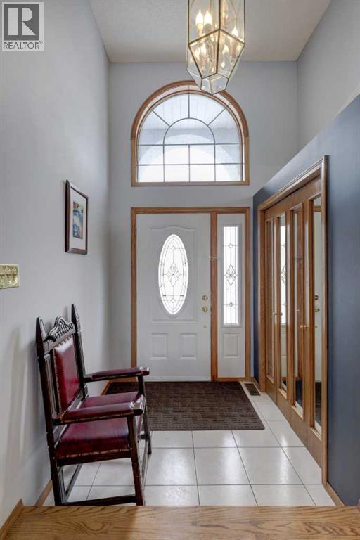 Single Family House Bungalow for Sale in  Hampshire Place NW Hamptons Calgary 