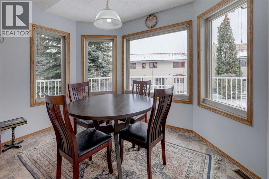 Single Family House Bungalow for Sale in  Hampshire Place NW Hamptons Calgary 