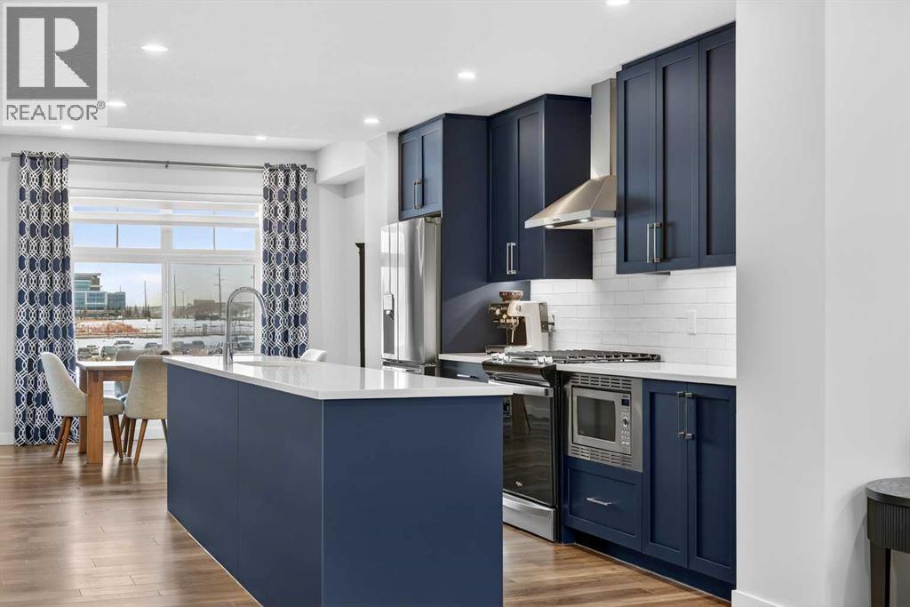 Single Family House for Sale in  Les Jardins Park SE Douglasdale/Glen Calgary 