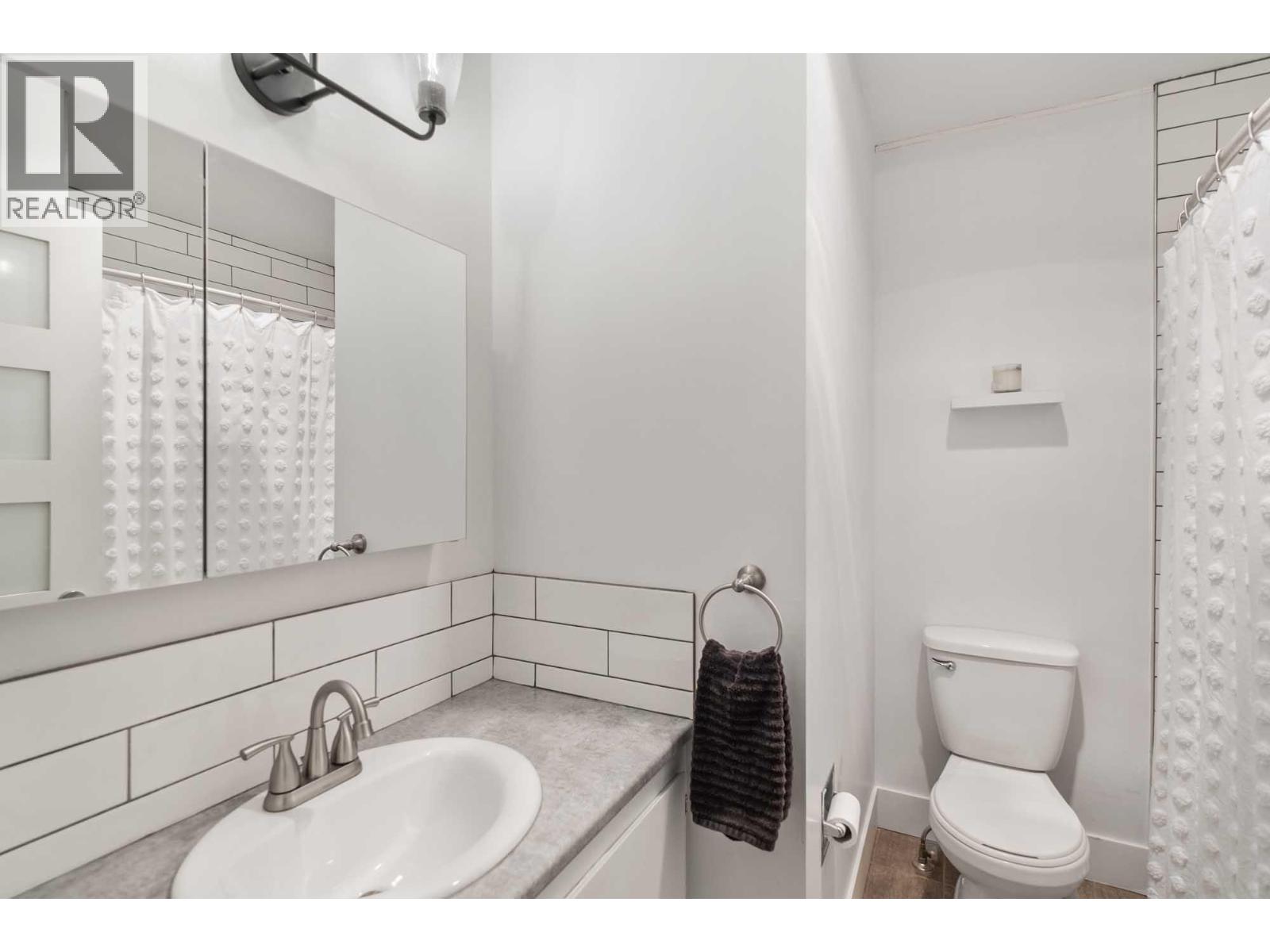 #14 1985 Burtch Road - 24