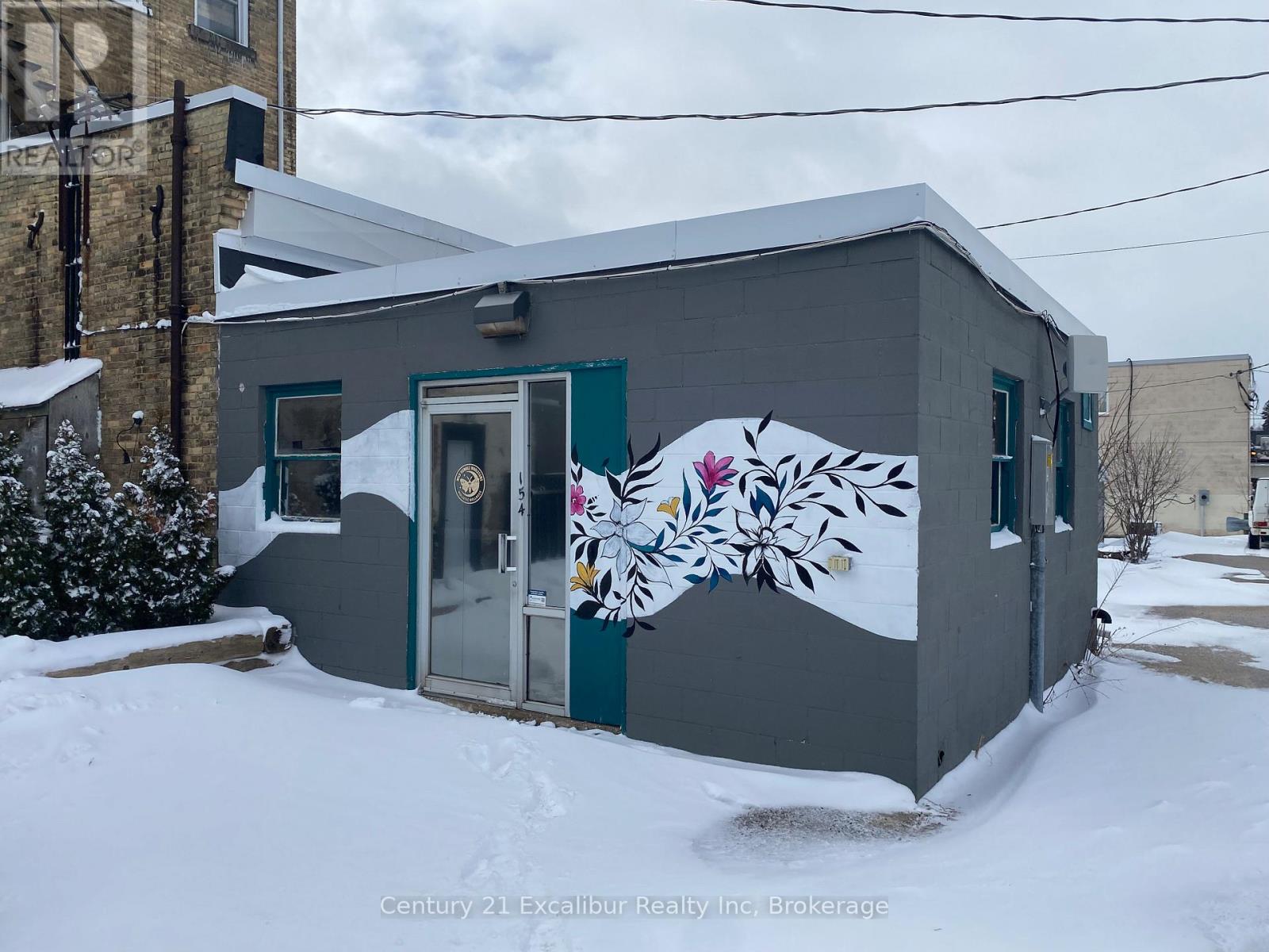 UNIT 3 - 162 MAIN STREET S