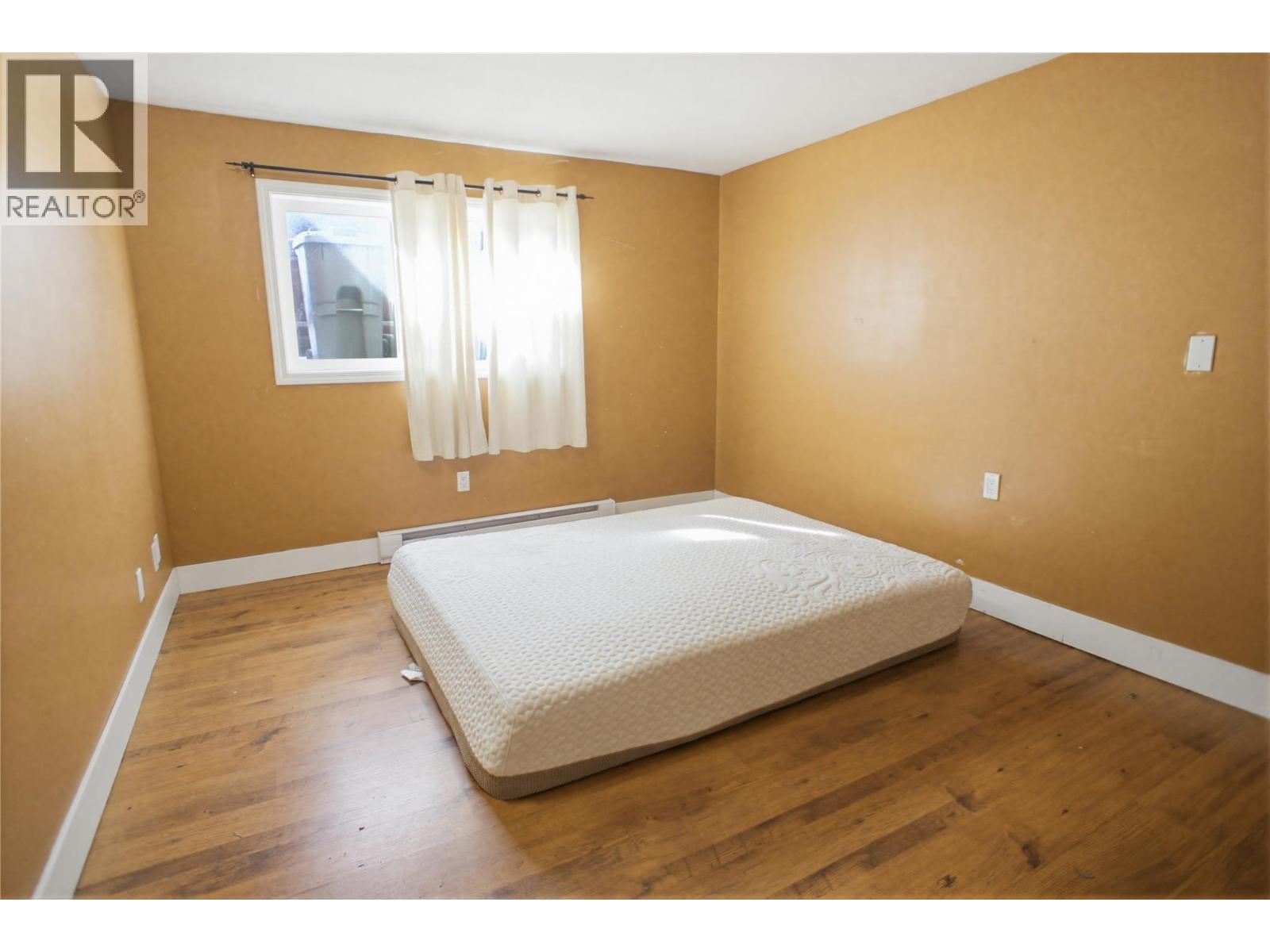 1942 FLEETWOOD Avenue, Kamloops