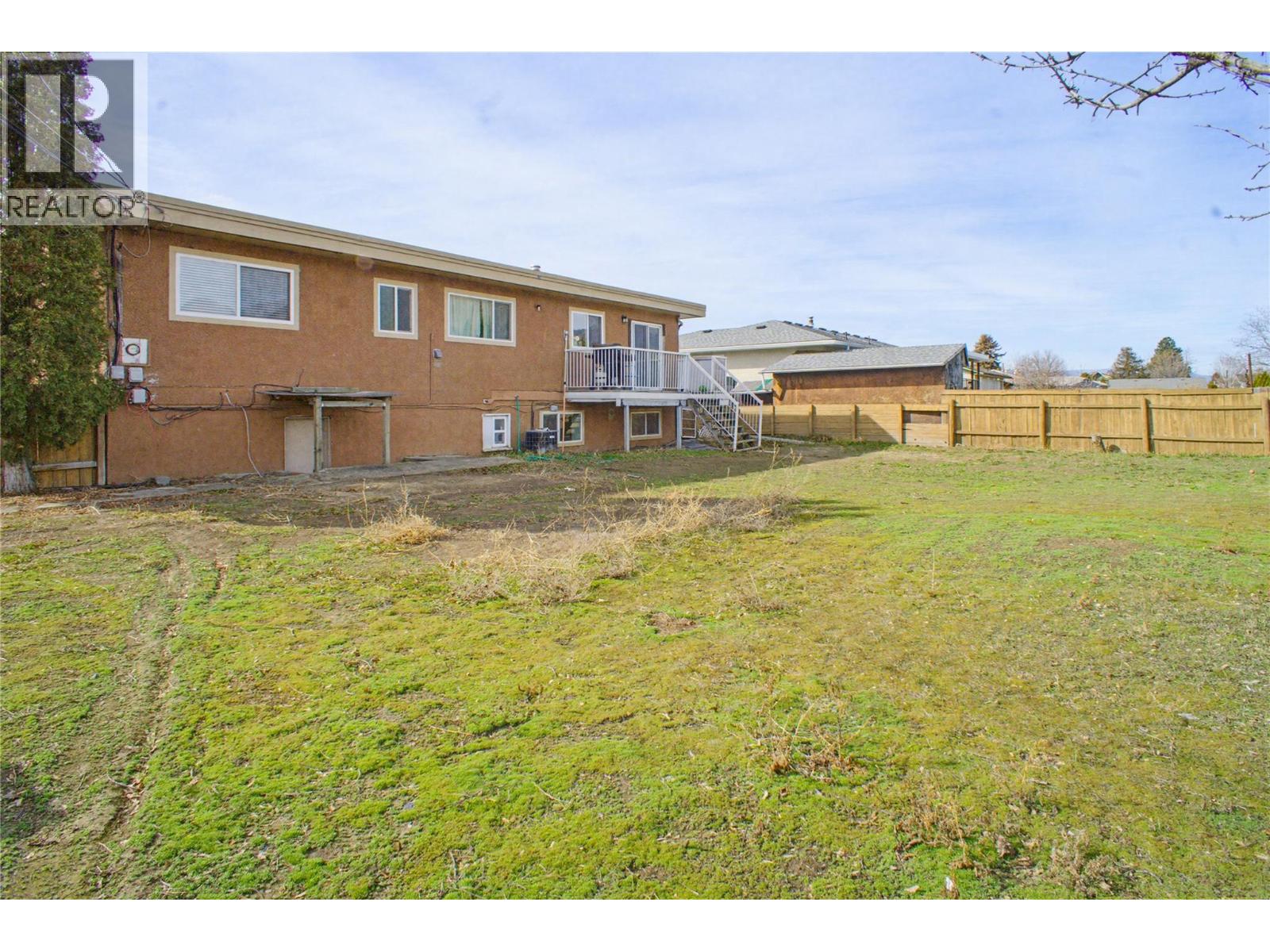 1942 FLEETWOOD Avenue, Kamloops