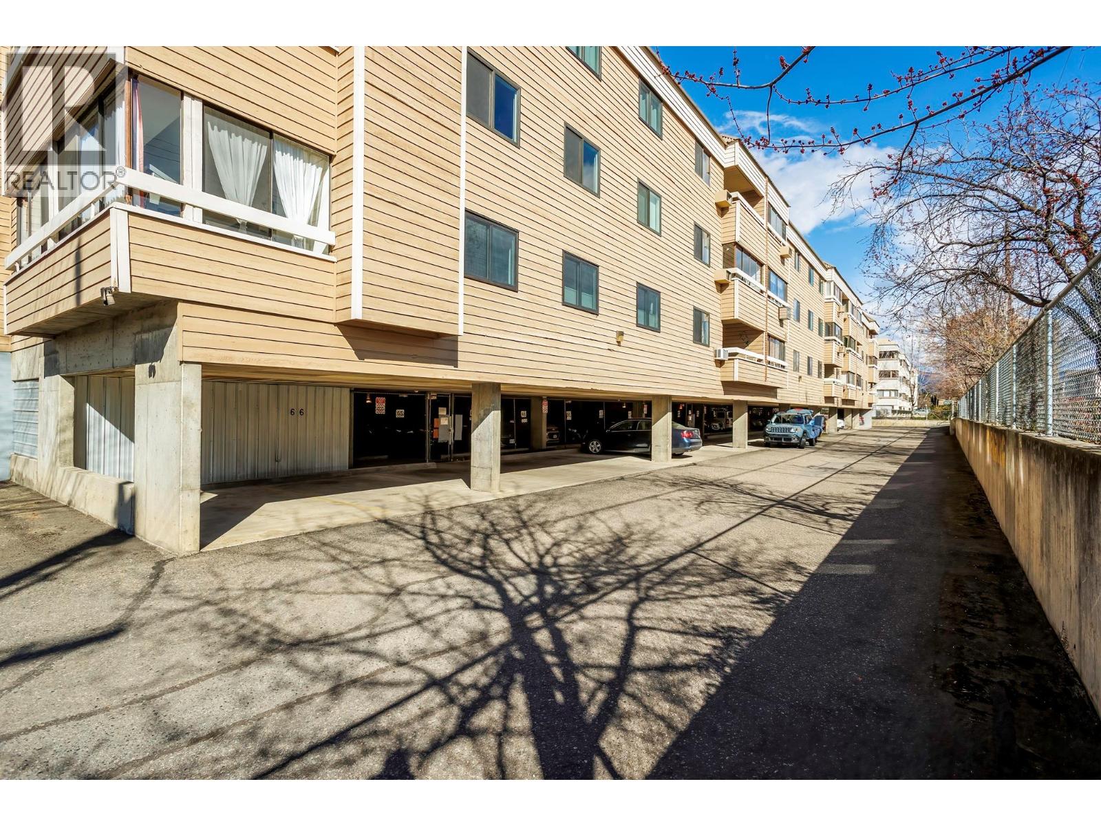 115 1035 Bernard Avenue, Kelowna