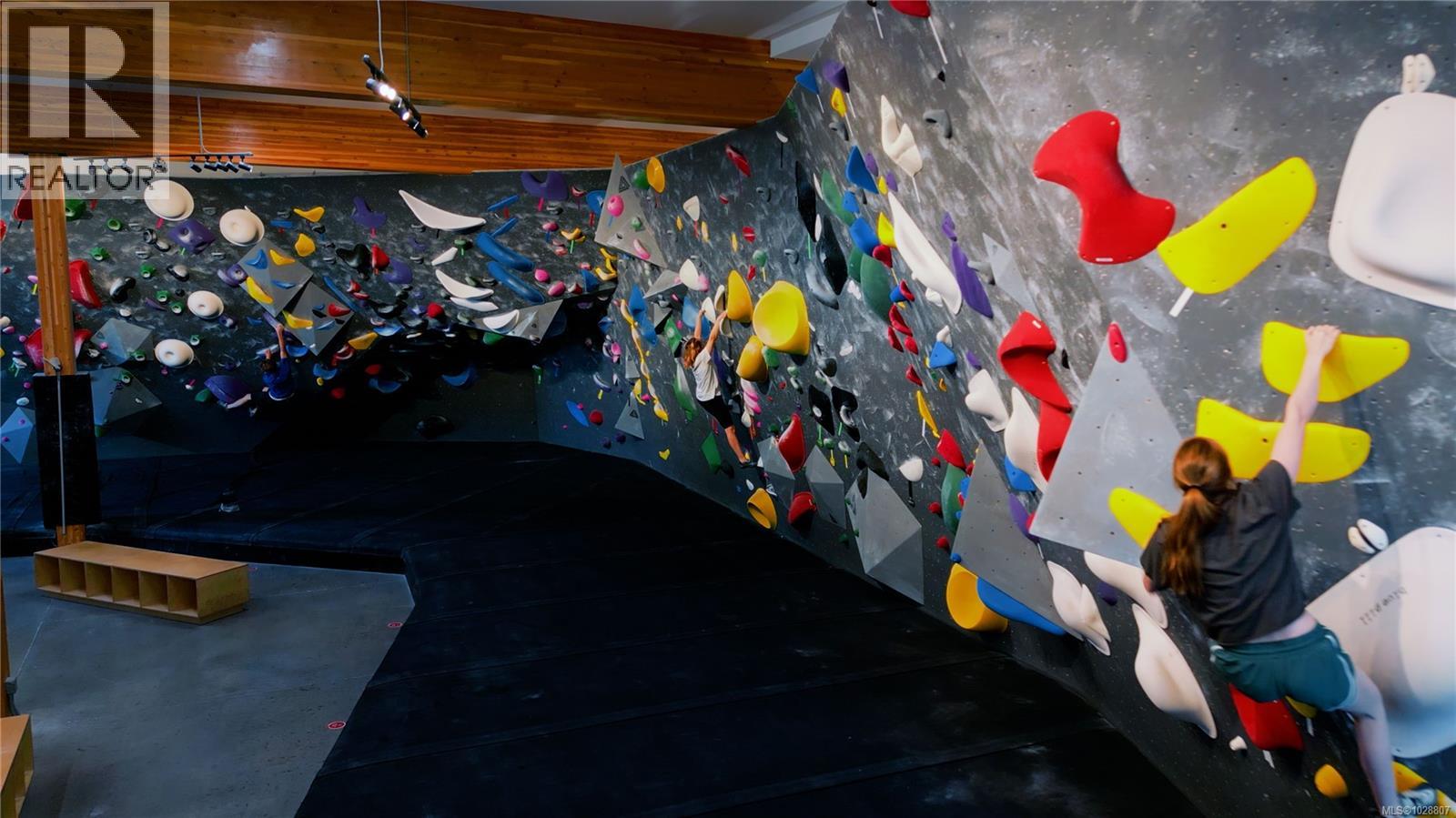  2875 Ledgestone Crescent, Langford