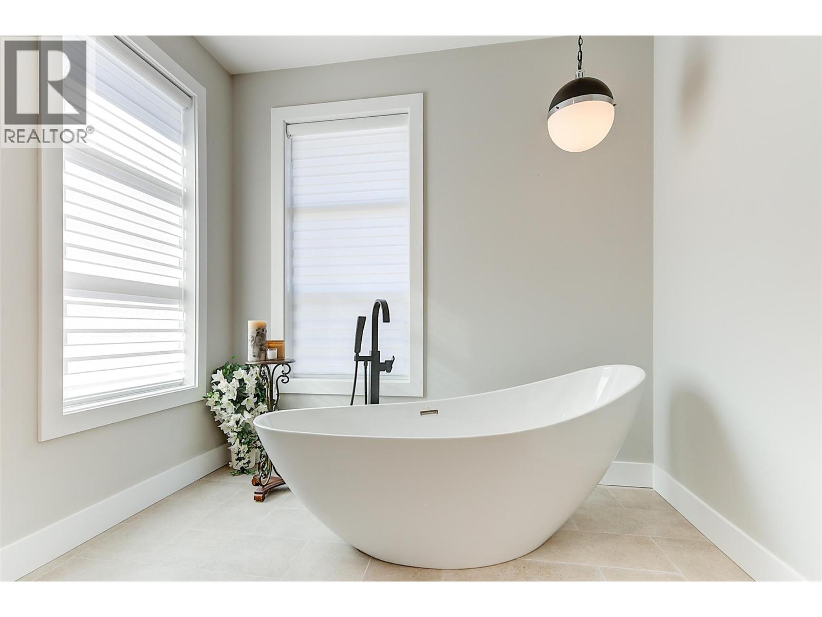 759 Carnoustie Drive, Kelowna