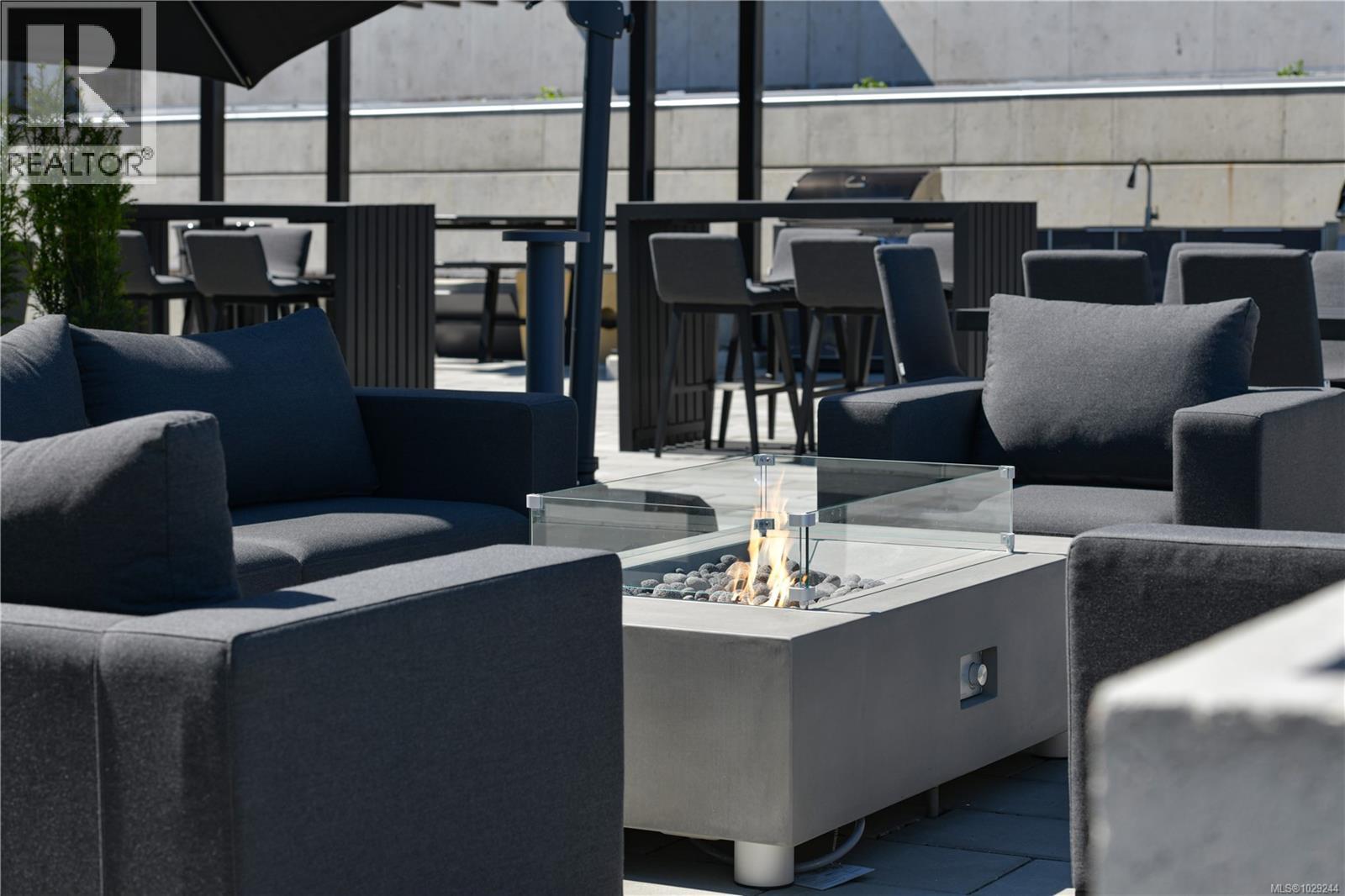 301 1114 Samar Crescent, Langford