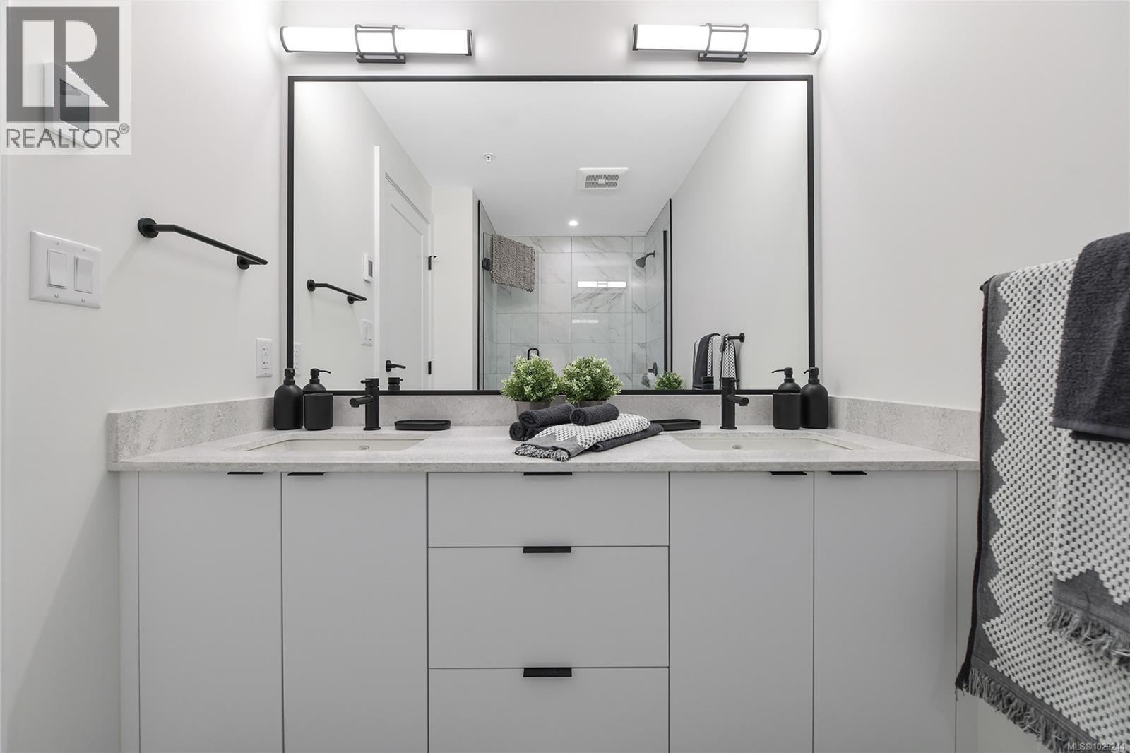 301 1114 Samar Crescent, Langford