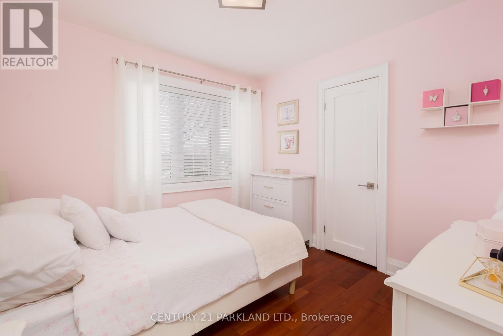 45 DEEVALE ROAD - 19