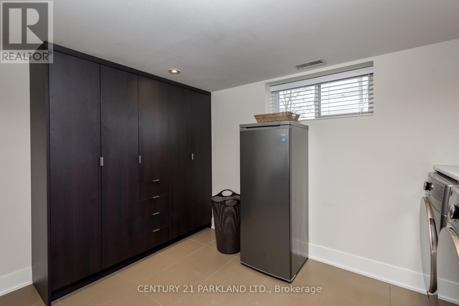 45 DEEVALE ROAD - 36